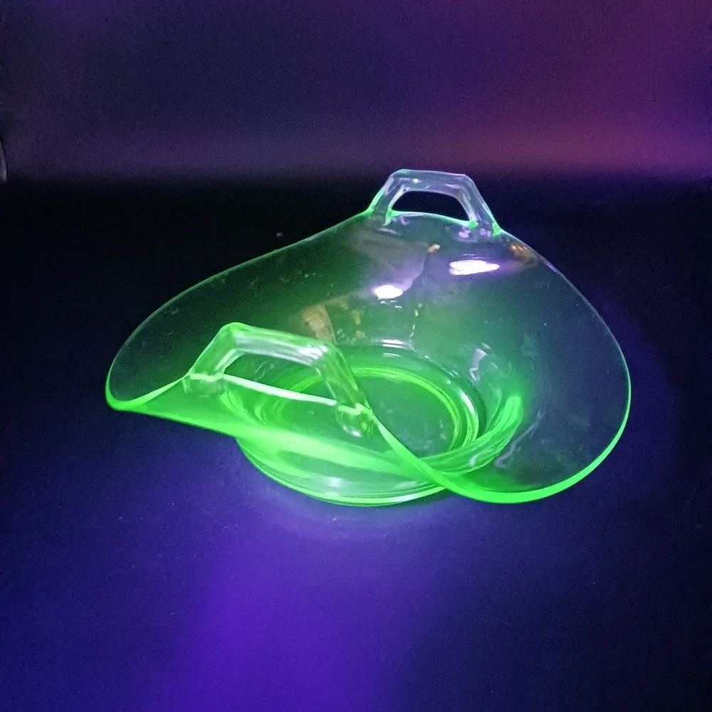 Imperial Glass Co. Uranium Green Molly Rolled Edge Bon Bon Dish Muffin Tray